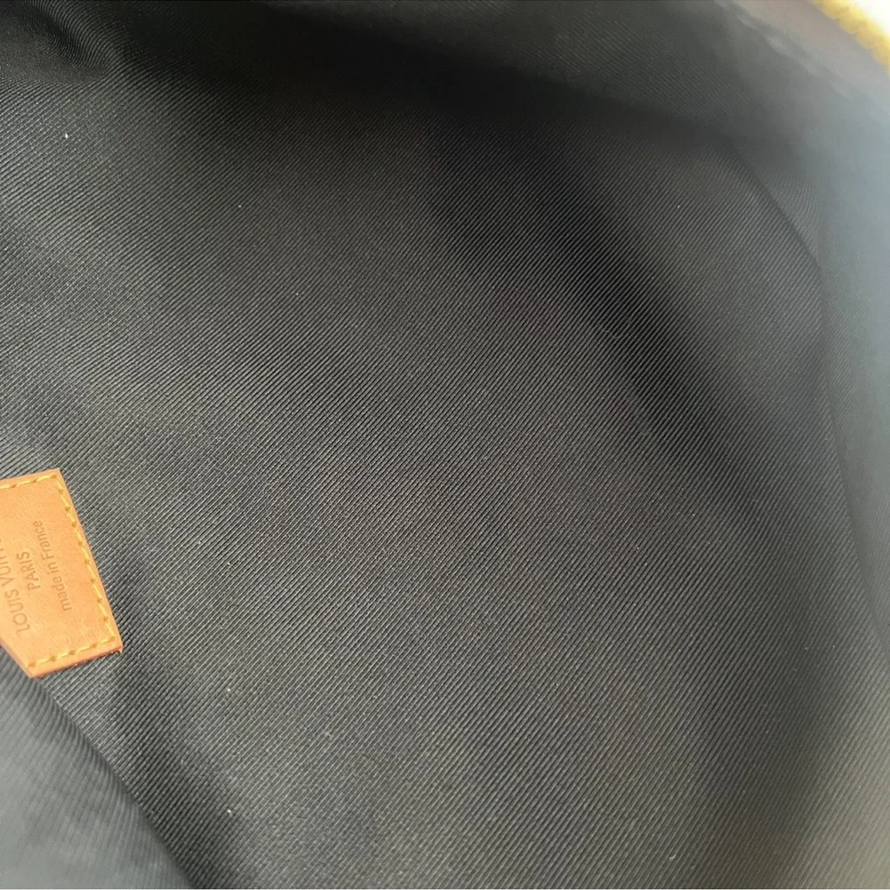 Louis Vuitton LV Monogram Discontinued Original Canvas Bum Bag in Brown